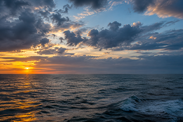 ocean horizon
